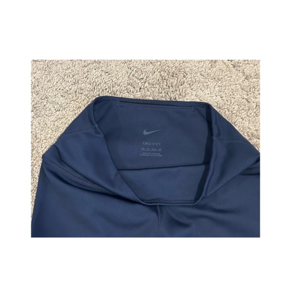 Women’s Nike Gym Set - Picture 11 of 12